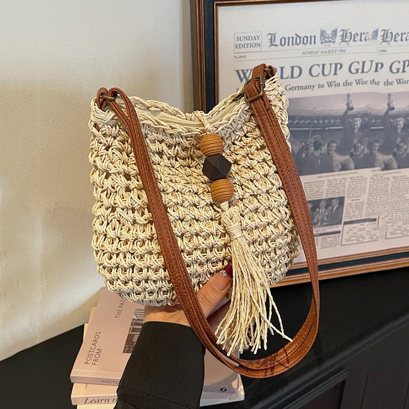 Women Handmade Straw Woven Small Saddle Bag Fashion Crossbody Shoulder Bag Ladies Simple Design Summer Travel Beach Bag CLE