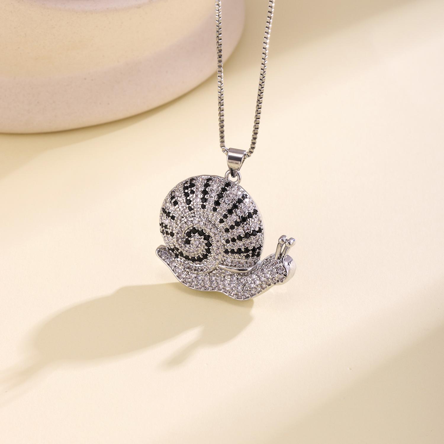 

Nidin New Arrival Out Snail Pendant Necklace For Men Women Hip Hop Style Bling Cubic Zirconia Animal Charm Punk Jewelry Gifts серебряный
