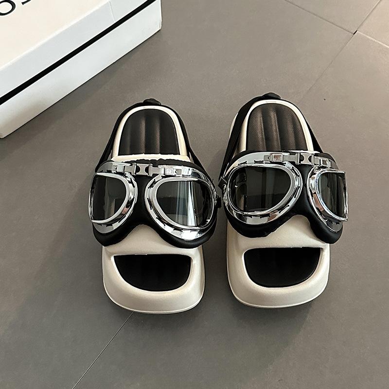 

Fashion cartoon locomotive glasses niche design girls thick-bottomed sandals summer new casual slippers 40-41