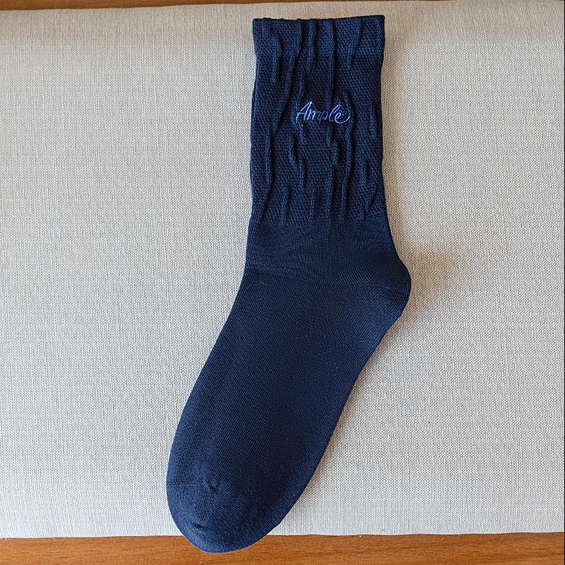 

Мужские осенние новые однотонные универсальные носки до середины икры с вышивкой букв и плиссировкой без косточек для занятий спортом 1 pair темно-синий