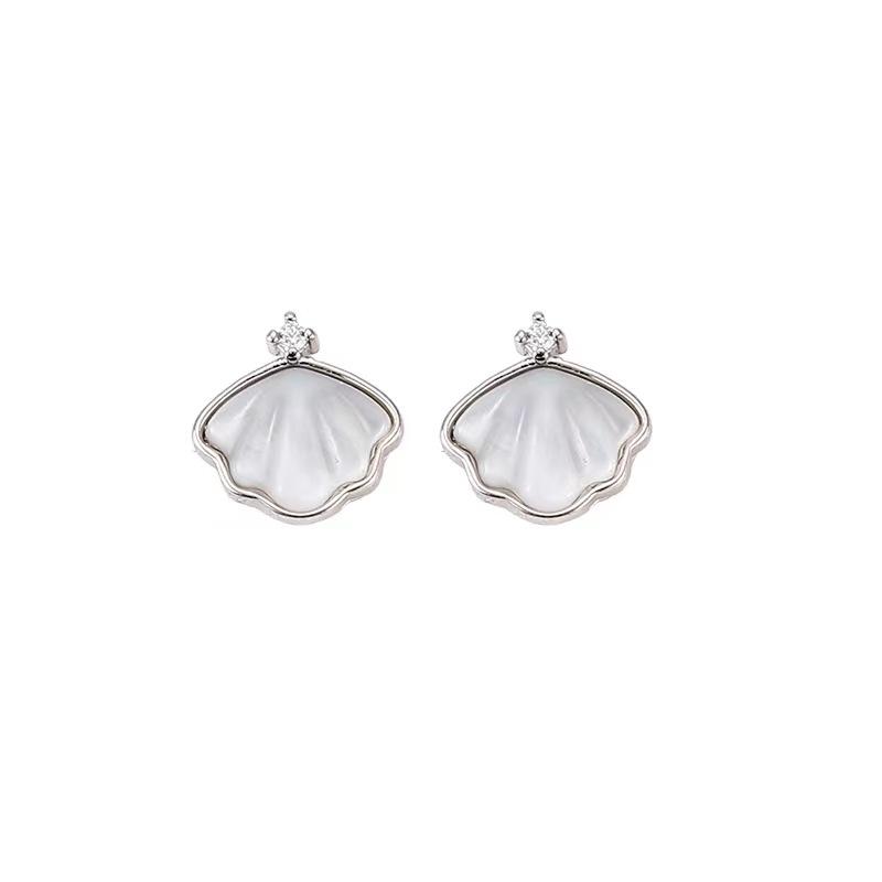 Stainless Steel Cast Minimalist Earrings 18K Waterproof  Sterling Silver Stud Earrings Women's Niche Design High-quality Mother-of-pearl Earrings