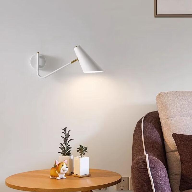 Nordycka Obrotowa Lampa Ścienna do Sypialni z Ramieniem