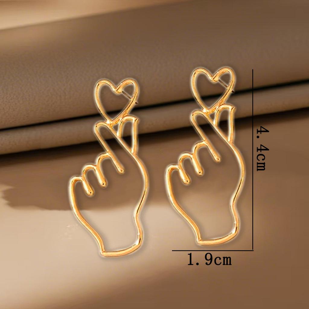 Niche Personality Design Sense Temperament Simple Heart Earrings Women's Fashion Retro Small Hand Love Stud Earrings