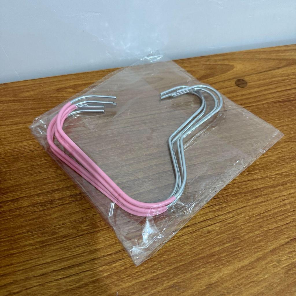 Organizer's No-Punch Hat and Clothes Hanger - Space-Saving, Non-Deforming Storage Solution