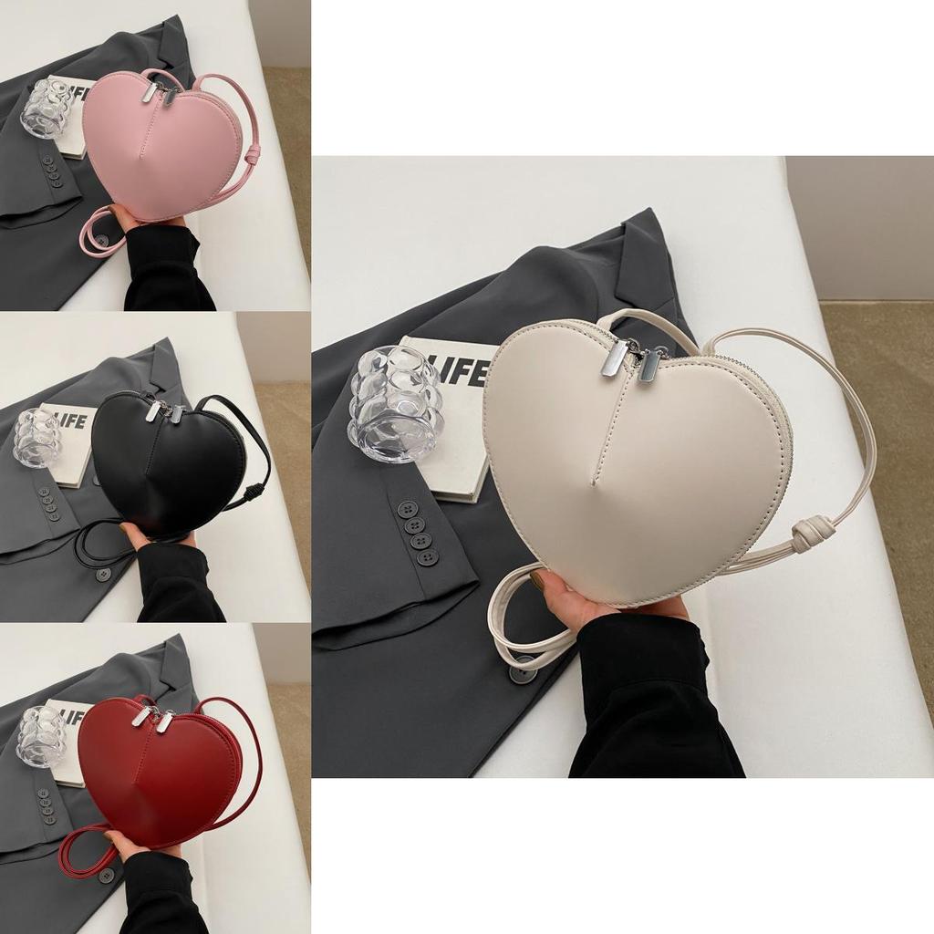 Kleine PU-Herzförmige Umhängetasche Neu 2023 Herbst Winter Mode Grenzüberschreitende Trendige Handtasche Für Damen