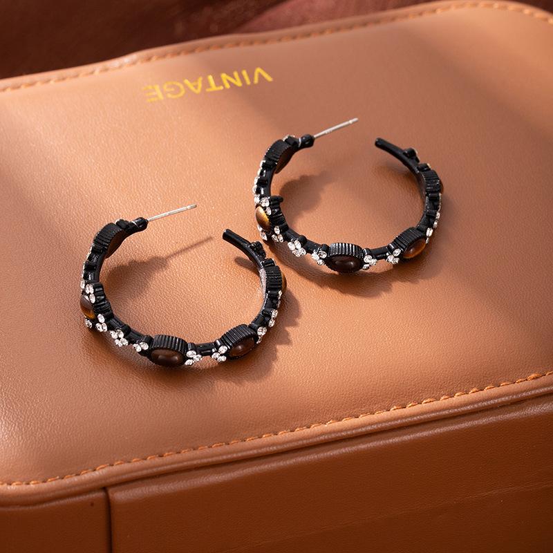 Fashion Maillard Tiger'S Eye Stone Micro-Inlaid C-Ring Earrings Women'S Light Luxury Niche Design Stud Earrings Unique Retro Earrings