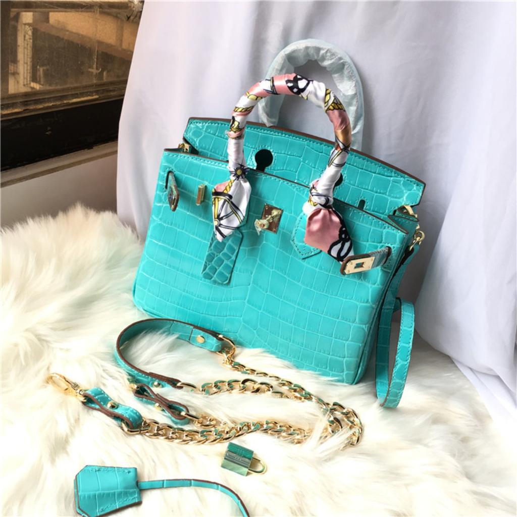 FD64102940 Herbst und Winter neue Platin Macaron Serie Krokodilmuster tragbare Schulter Rindsleder Tasche 25CM