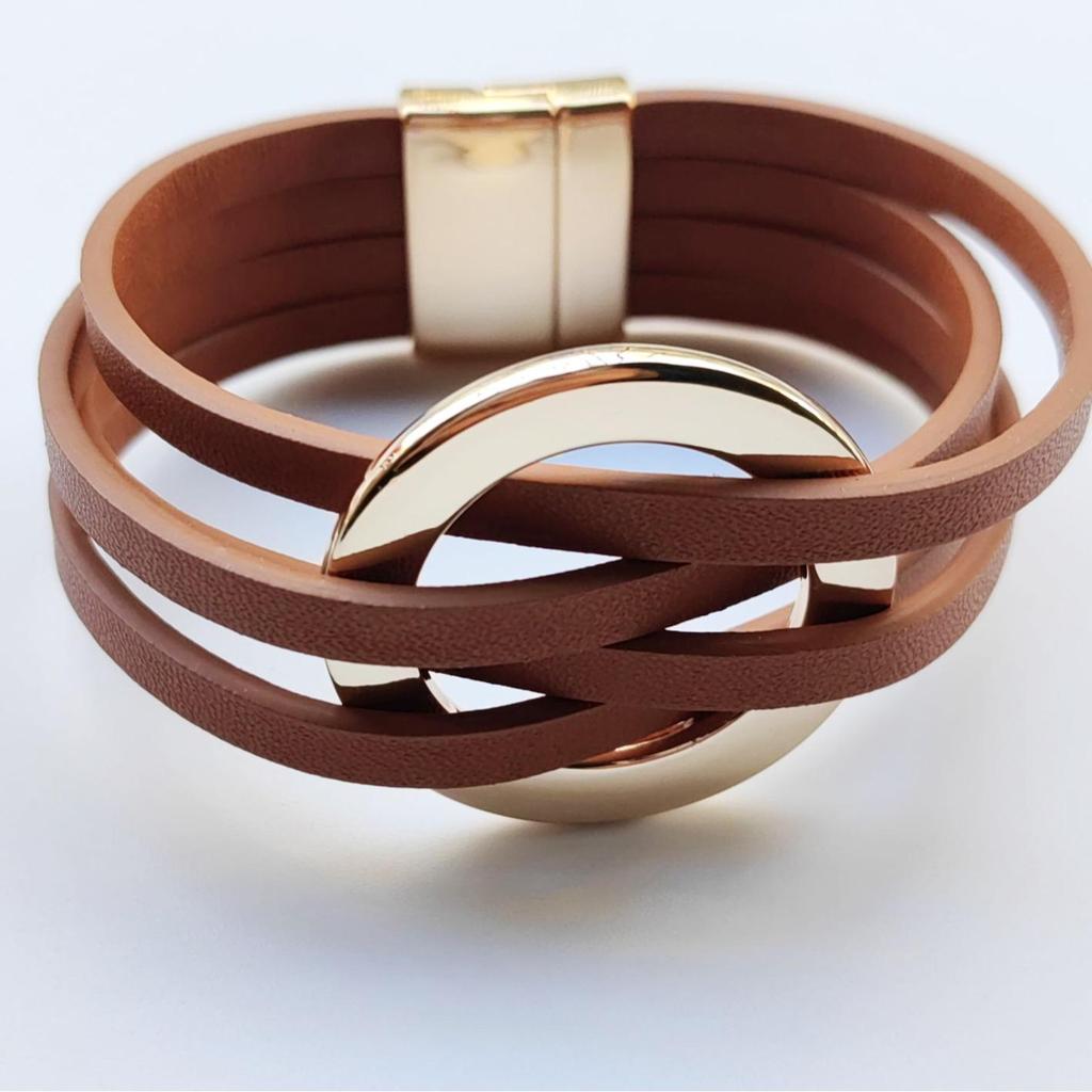 Trendy Leather Cross Bracelet with Magnetic Buckle: Chic Jewelry for Women