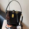 Autumn Simple Handbag Small Bag Women's 2025 New High-value Bucket Bag Diamond Casual Shoulder Messenger Bag