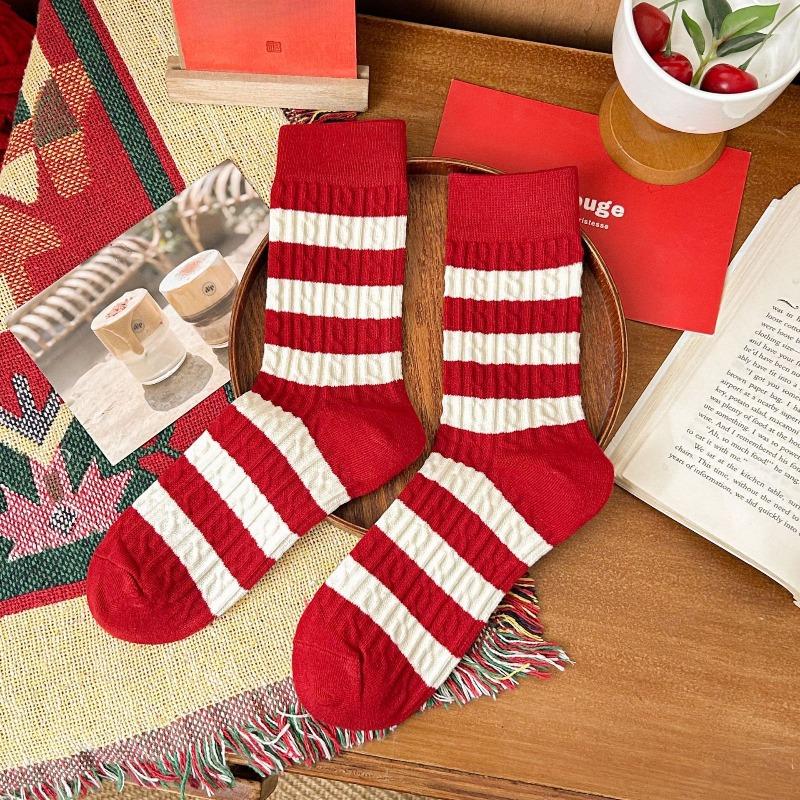 Female Autumn and Winter New Year Festival Sweet Cotton Dark Grain Cloth Mark Good Luck In Red Tube Socks