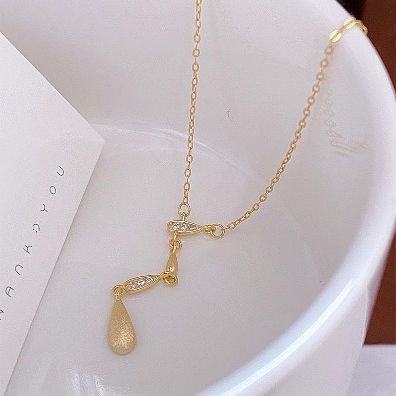 Matte Water Droplet Tassel Necklace for Women, Minimalist, Light Luxury, High-end, Niche Brushed Collarbone Chain