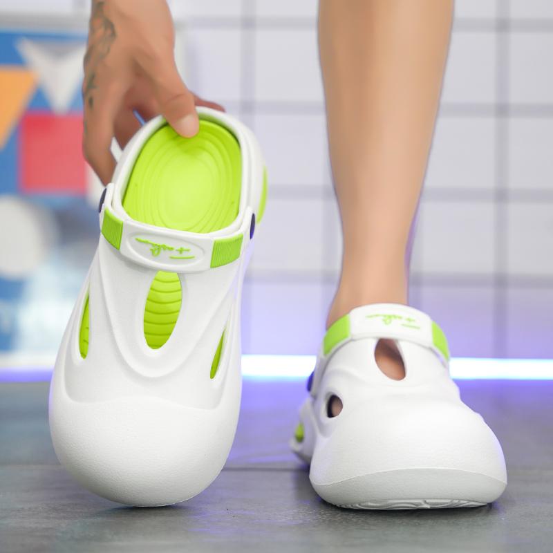 38-45 Men's Plus Size Simple and Fashionable Indoor Toe Slippers Outdoor Beach Shoes Perforated Shoes