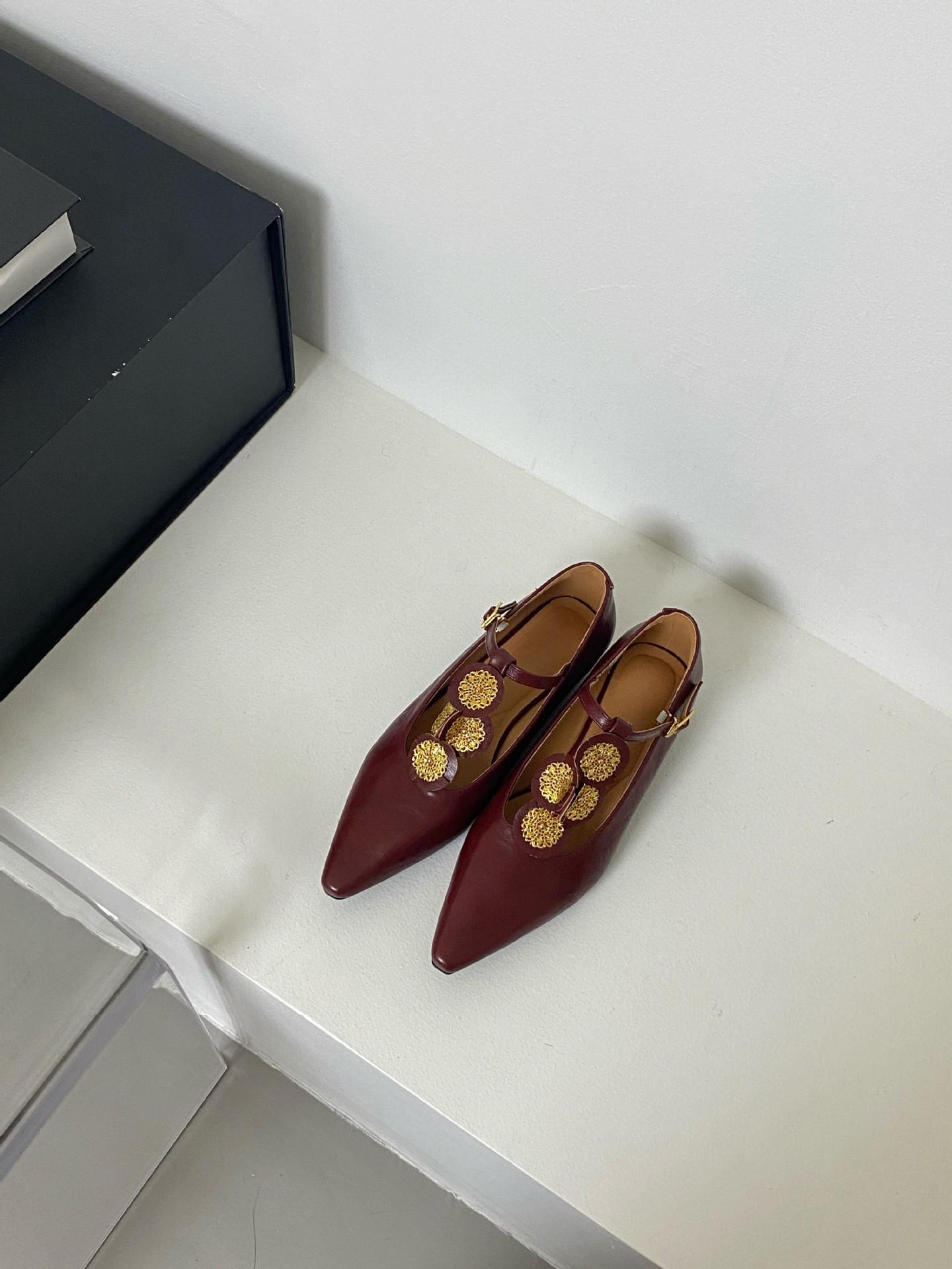 Women`s Pointed Toe Low Heel Summer