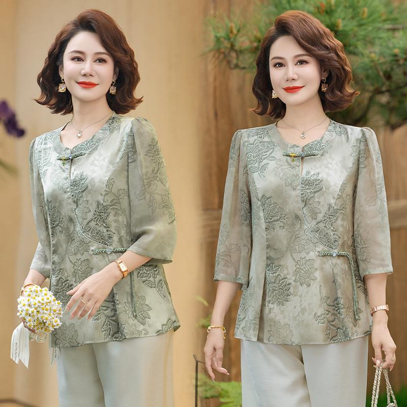 

2026 Elegant Seven-Point Sleeve Loose Shirt for Middle-Aged Women - New Chinese Style 4XL (135-150 jin)