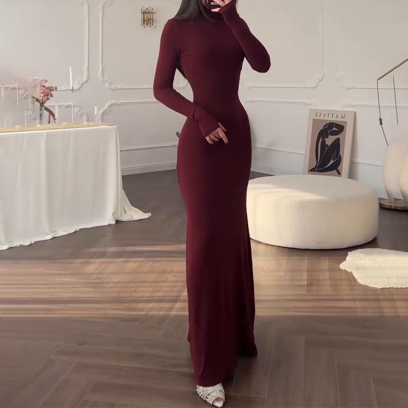 Robe moulante unie à col haut Printemps 2025