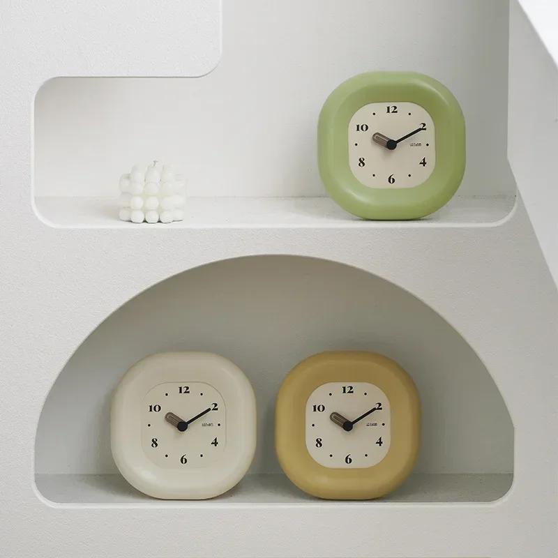 Cream style home wall clock for living room entrance, TV counter-style clock for decoration, tabletop display piece