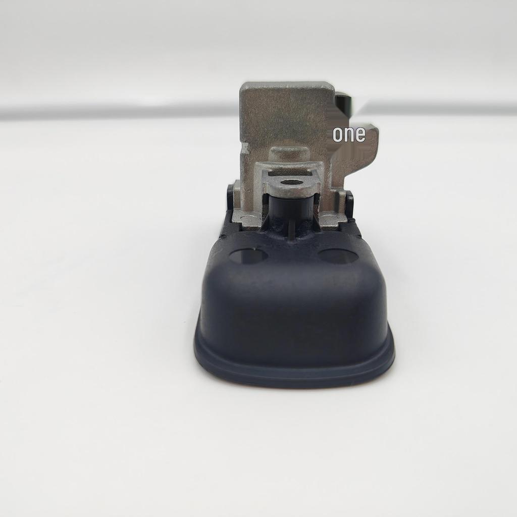 MR402499 Zámek přihrádky pro Mitsubishi Pajero V73/V75/V77