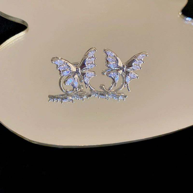 Elegant Butterfly Ear Cuff Studs: Shiny, Stylish, Trendy Design for Women's Fashion.
