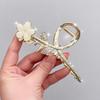 Stilig Fresh Temperament Oil Drop Floral Metal Shark Hair Clip