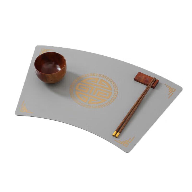 

JINGRUIXIANG Leather Fan-Shaped Dining Placemat