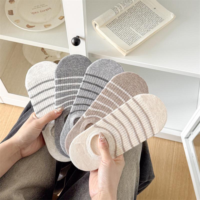 Women's Summer Thin Stripe Shallow Mouth Silicone Non Drop Heel Invisible Boat Socks