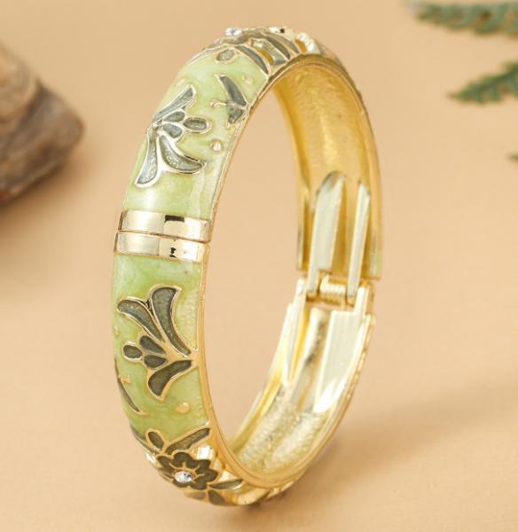 Trendiga Breda Håliga Emaljarmband för Kvinnor Kinesisk Stil Lyxiga Cloisonné Vårspänne Armbandsberlocker Fest Smycken