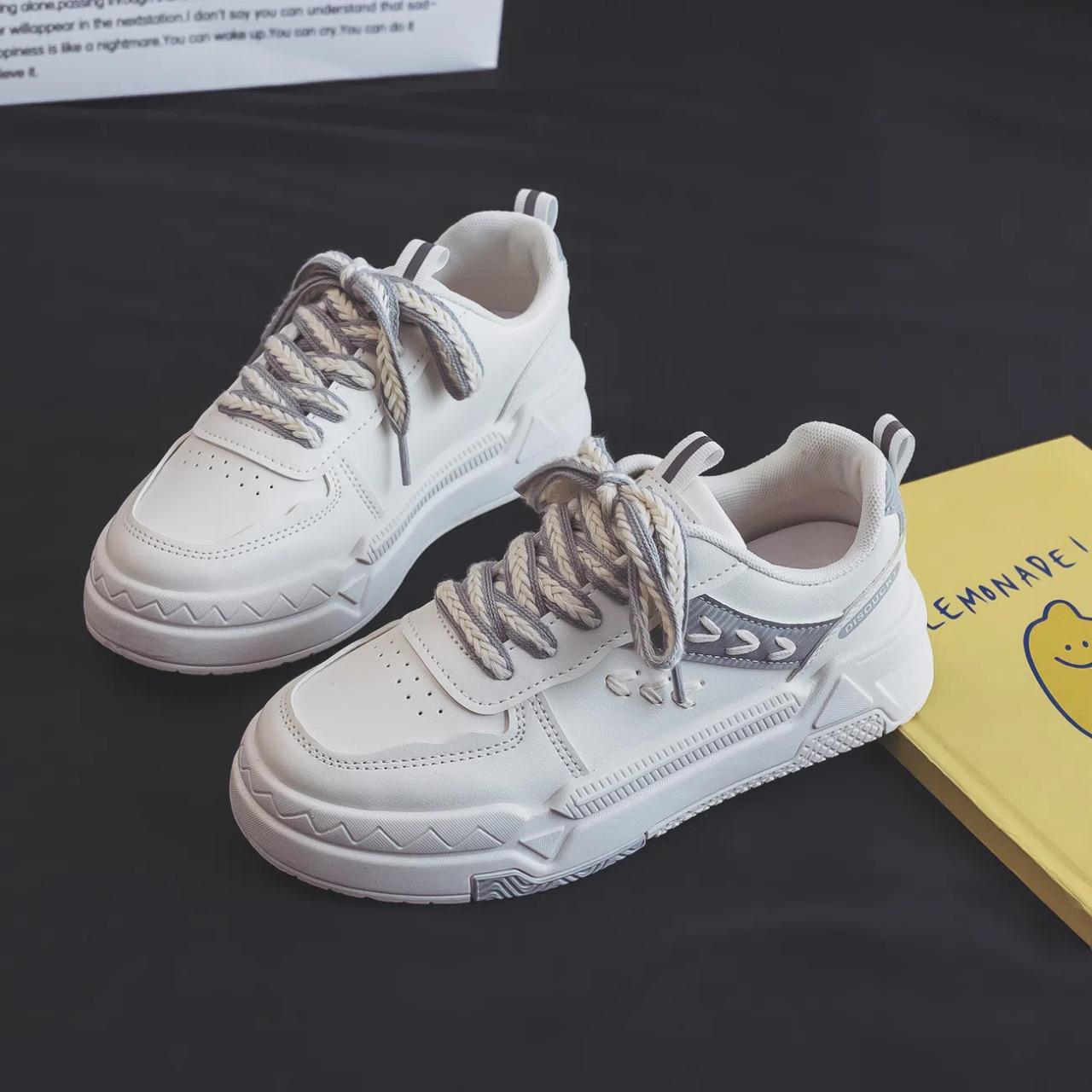 

2025 Новые легкие женские кроссовки Корейская версия Модные универсальные повседневные кеды Молодежные студенческие спортивные кроссовки для бега 40 бежевый