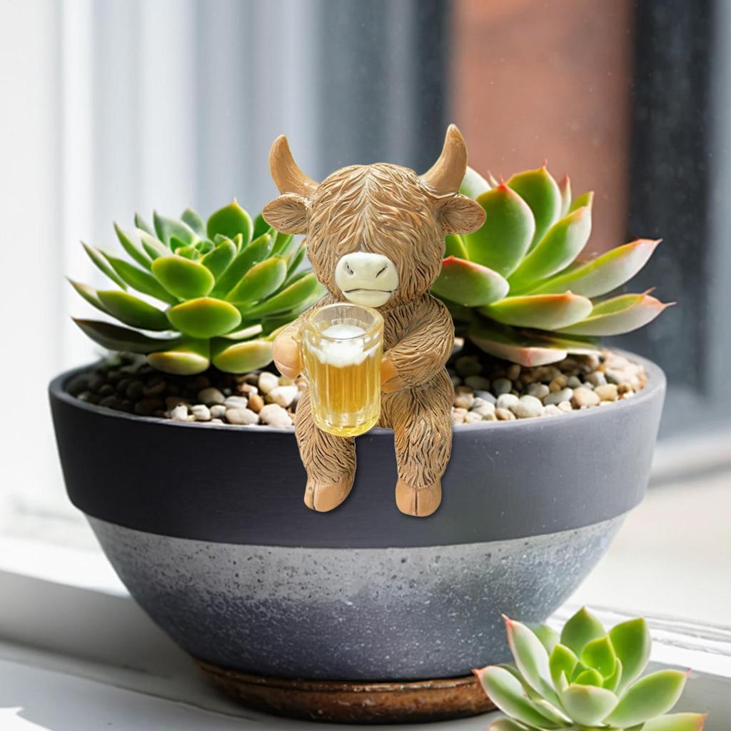 Highland Cow Flower Pot Decoration Funny Drinking Cattle Resin Weather-resistant Pot Hugger Garden Flower Pots Decoration