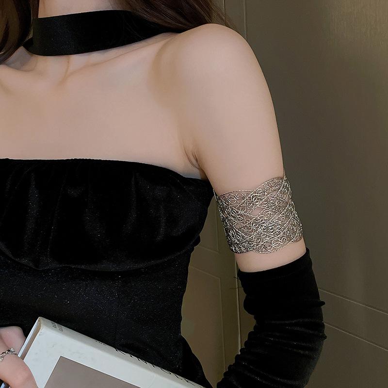 Euro-American Metal Open Armlet Bangle: Trendy Dual-Use Bracelet with Influencer Style