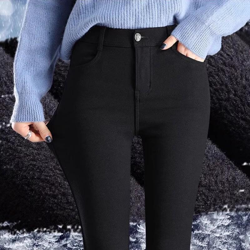 Women's Black Fleece-Lined Thermal Leggings: Warm, High-Waisted, Slim-Fit, Versatile, Thick, Trendy for Autumn/Winter