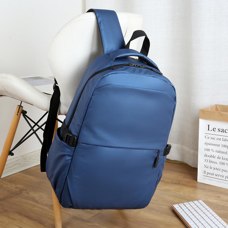 Męski Plecak Casual Podróżny na Laptopa - Duża Pojemność, Ekskluzywny Design, Nadrukowane Logo