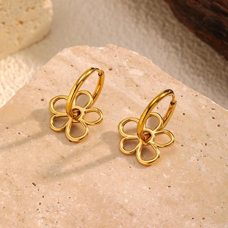 Orecchini a cerchio in acciaio inossidabile a forma di fiore INS, resistenti all'appannamento, lusso premium, orecchini a cerchio in acciaio al titanio cavo placcato oro 18K, gioielli per orecchie