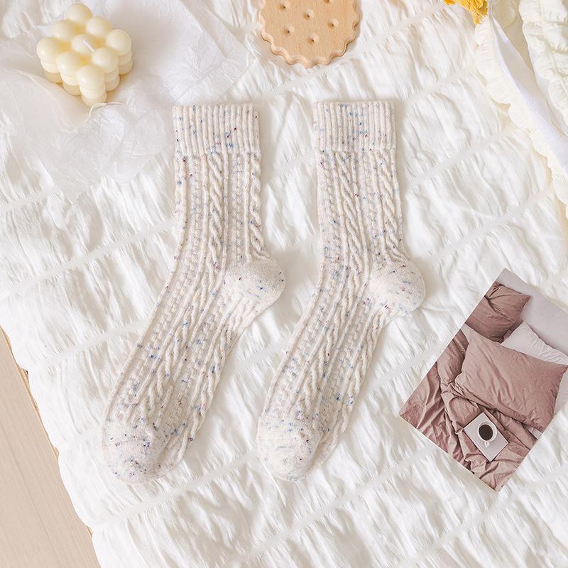 

Female Autumn and Winter Thickened Warm Linen Pattern Point Yarn Cashmer Tube Pile Socks 1 pair белый