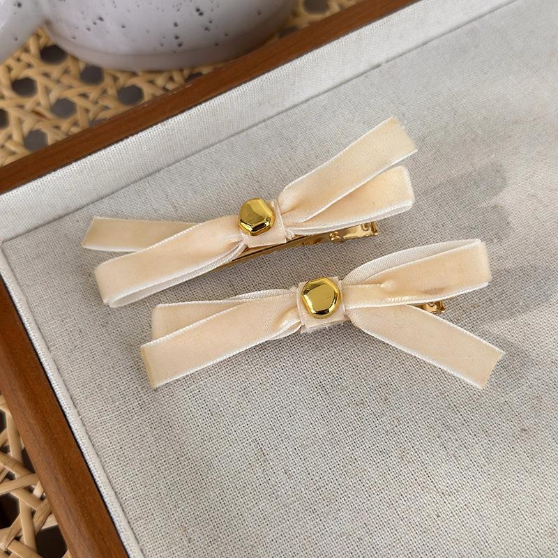 

Осенне-зимняя новинка, маленькая заколка для волос с бархатным бантом и золотыми бобами, зажим для волос с утиным клювом, зажим для девочек, заколка для волос бежевый