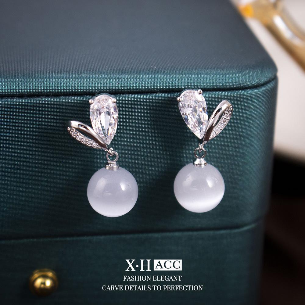 Silberne Nadel Katzenaugenstein Blume Ohrringe - Elegantes, vielseitiges Modeaccessoire für Frauen