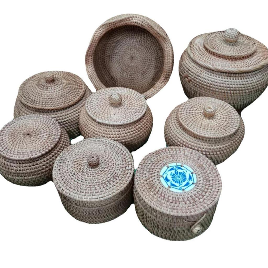 Woven Rattan Storage Basket with Lid - Multipurpose Organizer for Snacks, Jewelry, and Chess
