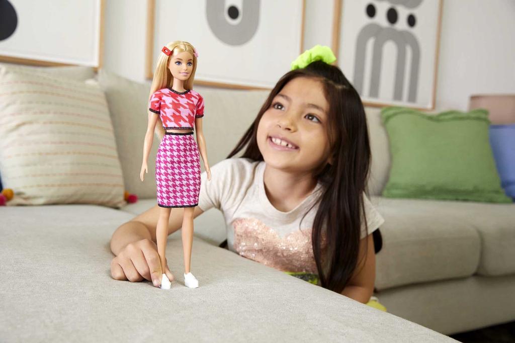 Barbie Fashionista Pink Set Storage 3 and GRB59 [Dress-up Doll] [Includes Case] [Ages Up]