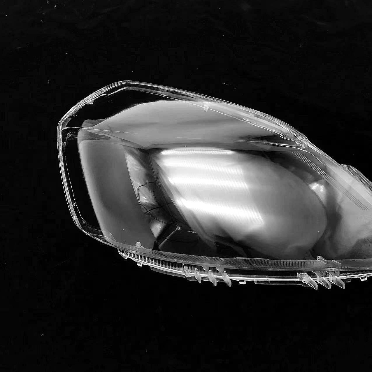 

Buick LaCrosse Headlight Cover (2013-2015 Models) Premium, Passenger (Right)