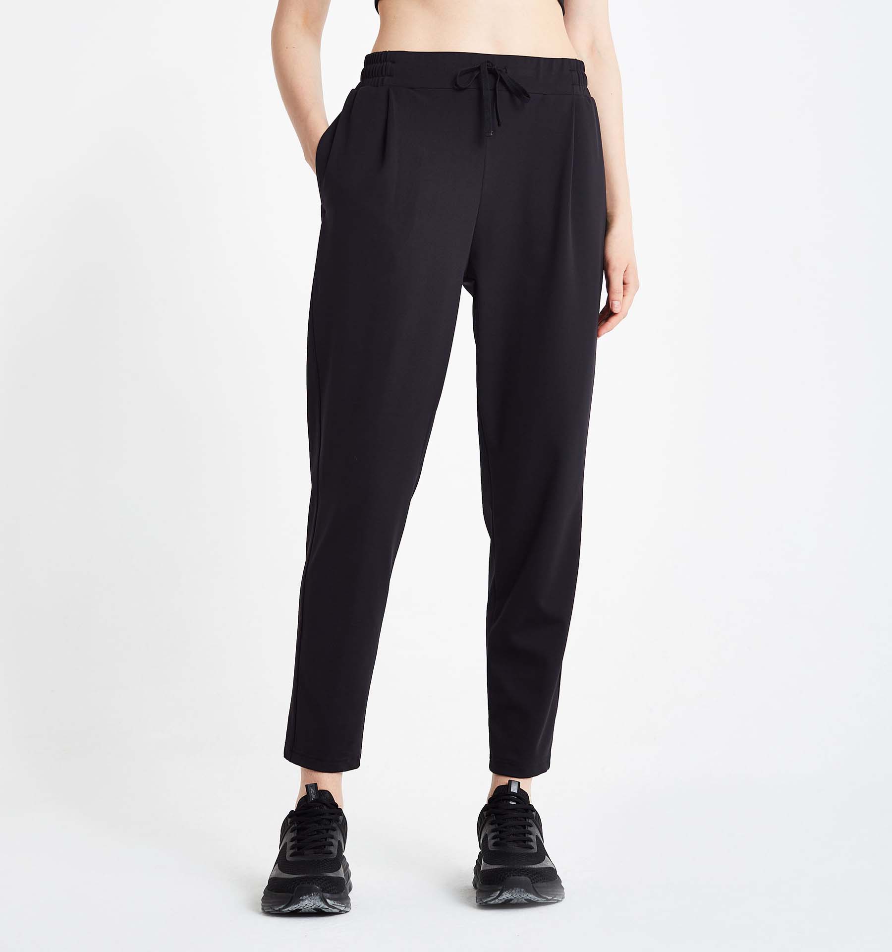 

Women s Sweatpants 24N-2144 L чорний