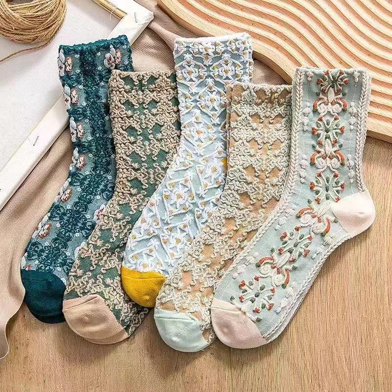 Retro 3D Floral Relief Mid-Calf Socks for Women - Sweet Autumn/Winter Mori Style