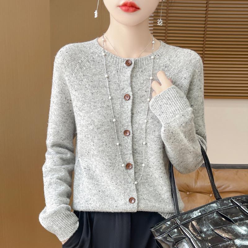 

Женский кардиган из 100% чистой шерсти на осень/зиму 2024 - Круглый вырез, Длинный рукав, Дизайн с цветными точками, Свободный крой M