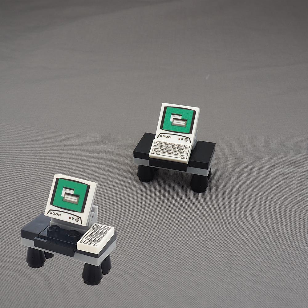 MOC 1 Stück Mini Büro Computertisch Tastatur Bausteine Bausatz Bildschirm Funktioniert Für Kinder Geschenk mit Figuren Steinen Spielzeug