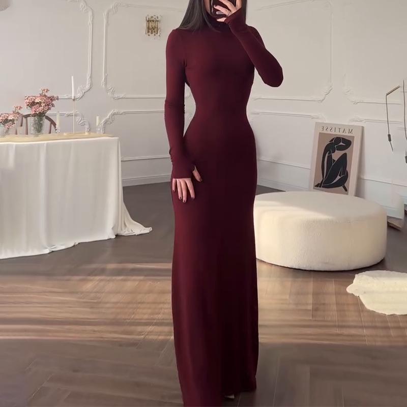 Robe moulante unie à col haut Printemps 2025