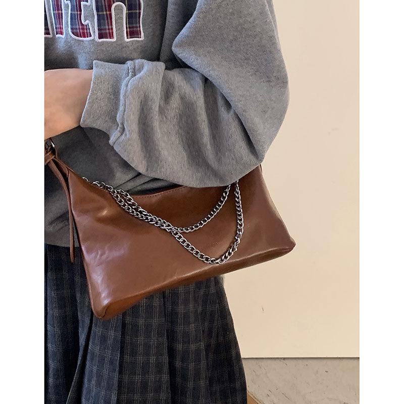 Retro Niche Armpit Bag Women's 2025 Autumn New Fashion Korean Baguette Bag Large Capacity Chain Armpit Bag