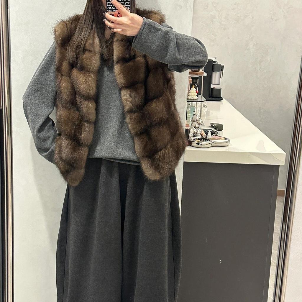 Imitation fox hair sable temperament vest autumn and winter new fur vest environmentally friendly short fashion fluffy coat