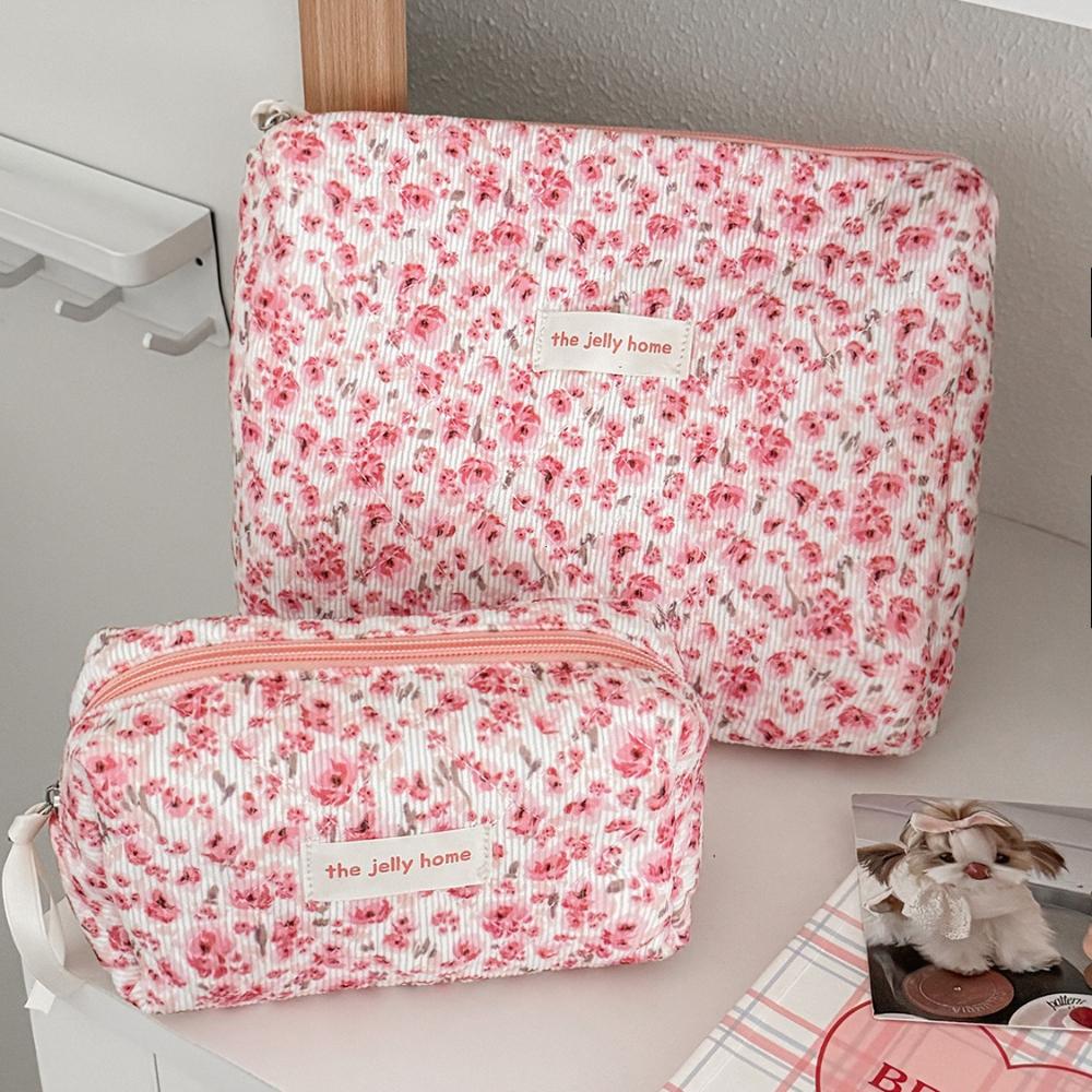 1pc/set Floral Quilted Makeup Bag, Multifunctional Makeup Bag, Large Capacity Travel Makeup Box, Cute Portable Toiletry Bag Set