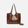 2025 Autumn/Winter Retro Tote: Large-Capacity Women's Shoulder Bag for Commute & Travel