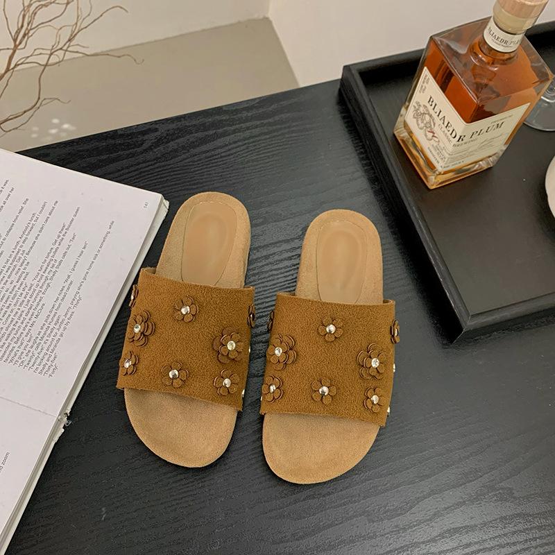 

2025 new beautiful flower temperament round head thick bottom comfortable versatile one-word slippers women wear cool slippers 40 коричневый