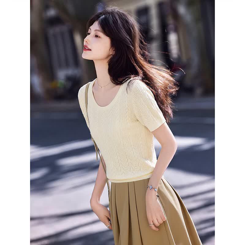 Elegant Short-Sleeve Knit Pullover Top