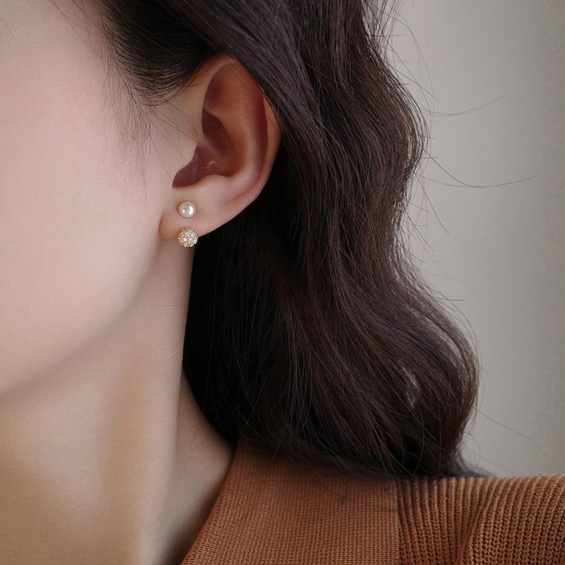 Retro-inspired Versatile Micro-set Oval Pearl Stud Earrings with Dual-wear Design